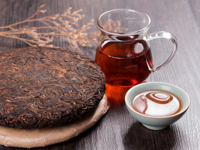 春節健康飲茶指南：佳節茶飲暖心解膩，選對茶葉，助消化又養生 